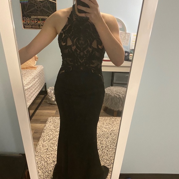 Gorgeous Zoey Grey Mermaid Style Grad Dress - Picture 2 of 7